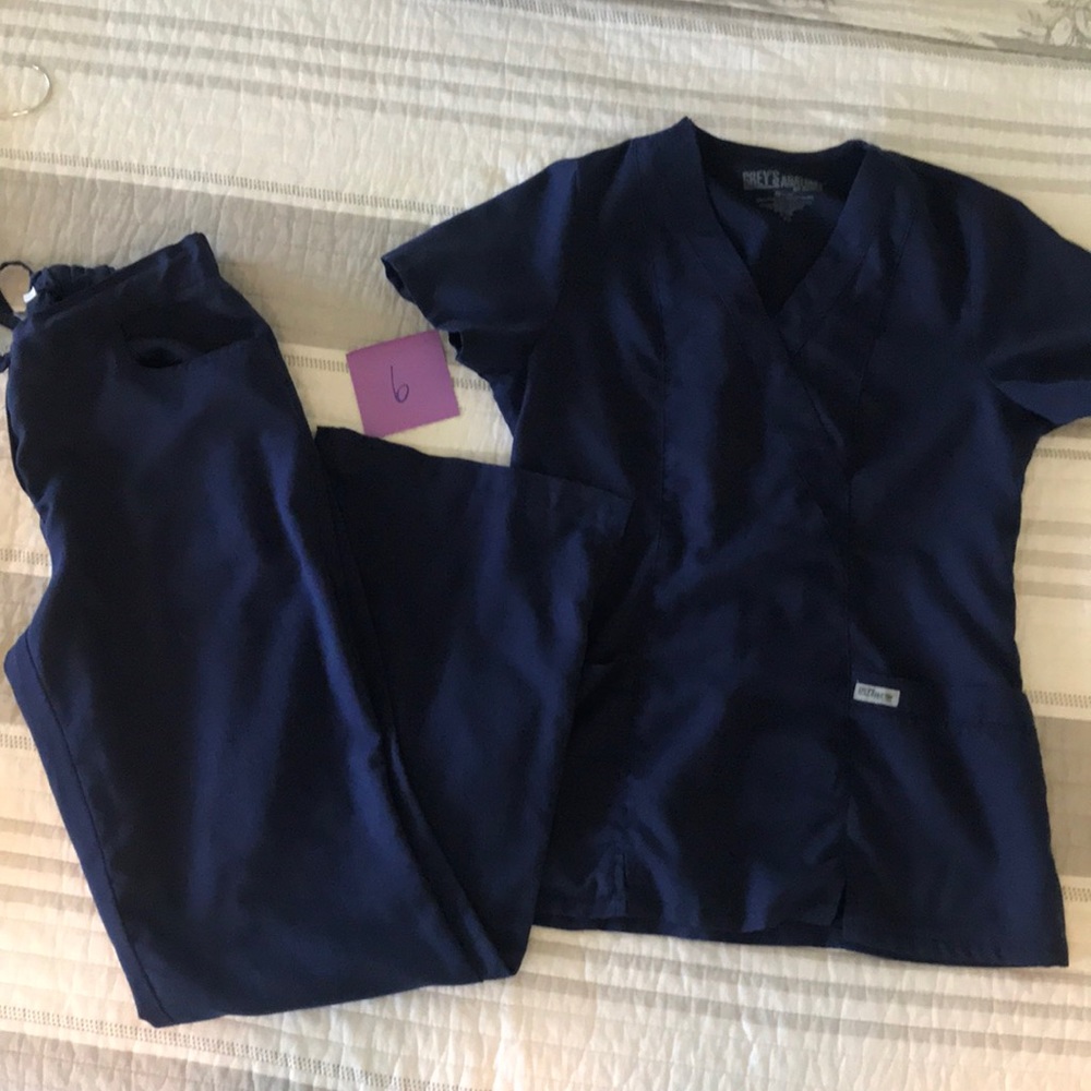 Grey’s Anatomy Barco Navy Scrub Set